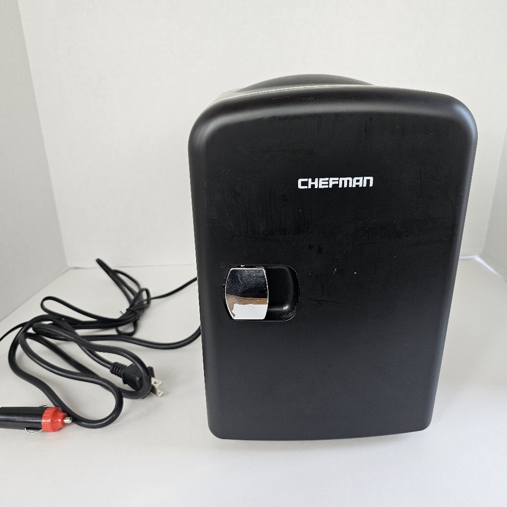 Chefman Portable 6-Can Mini Fridge Model RJ48-Black Hot Or Cold 12V or 120V EUC